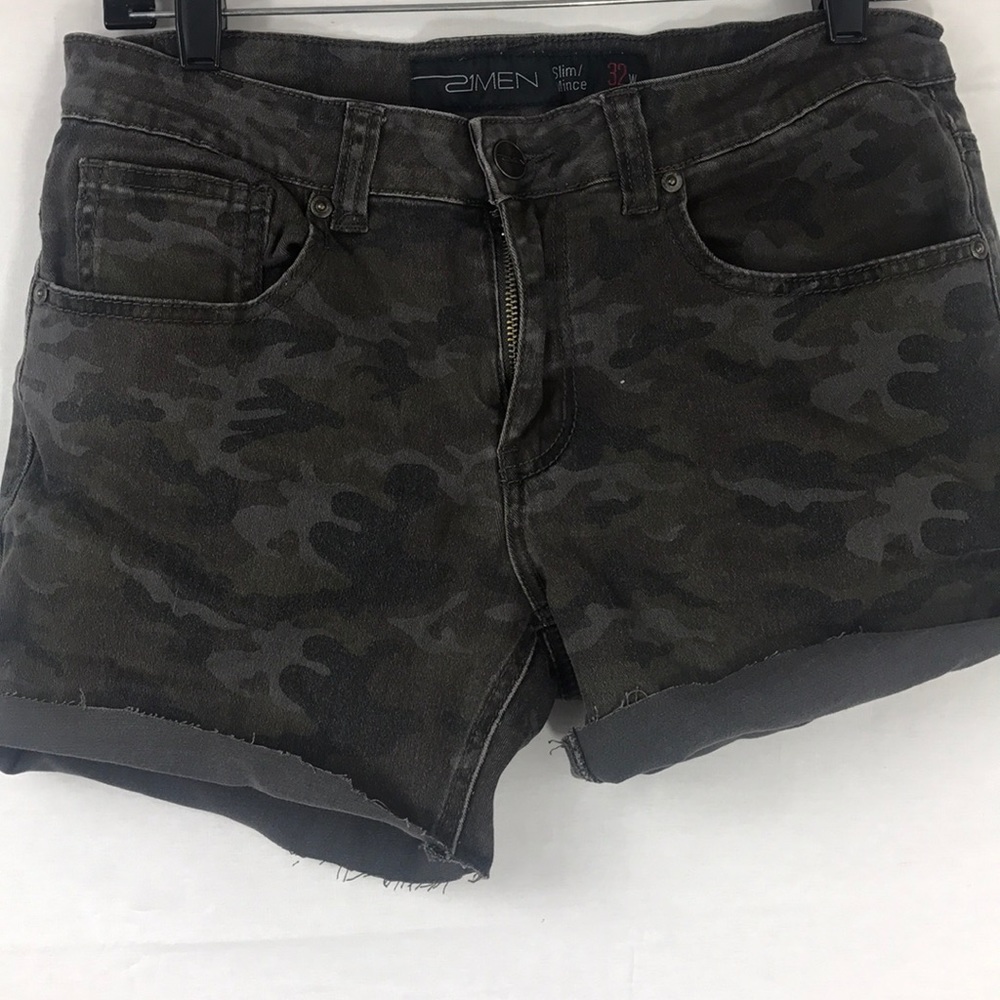 Forever 21 Women's Cameo Print Shorts